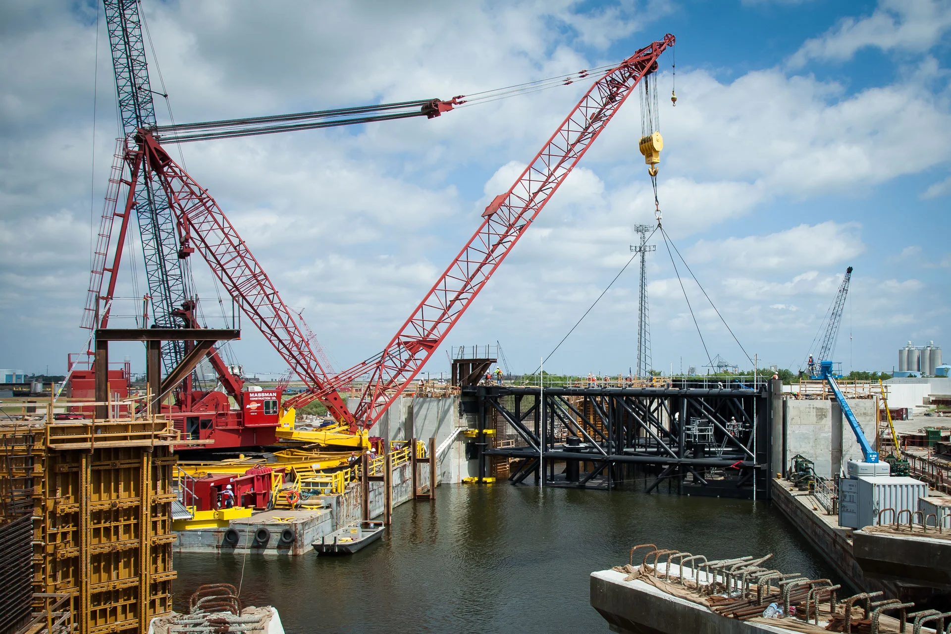 IHNC_110519_5178w.jpg