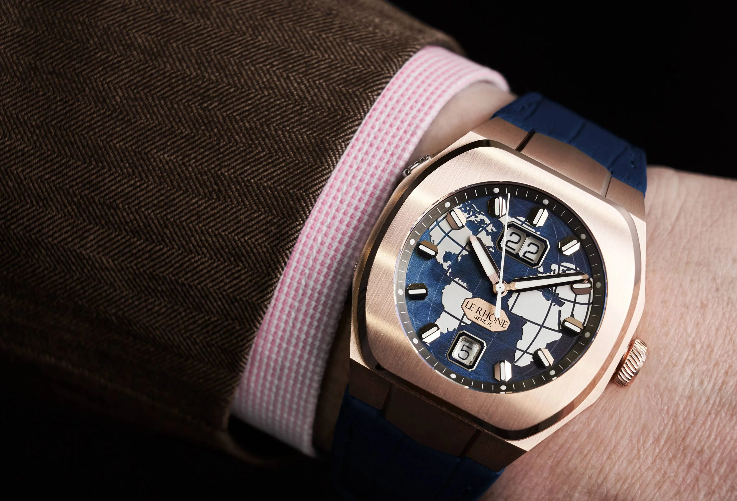 The right kind of blue This wrist shot was retouched into our client’s specific blue to help visualise it clearer.