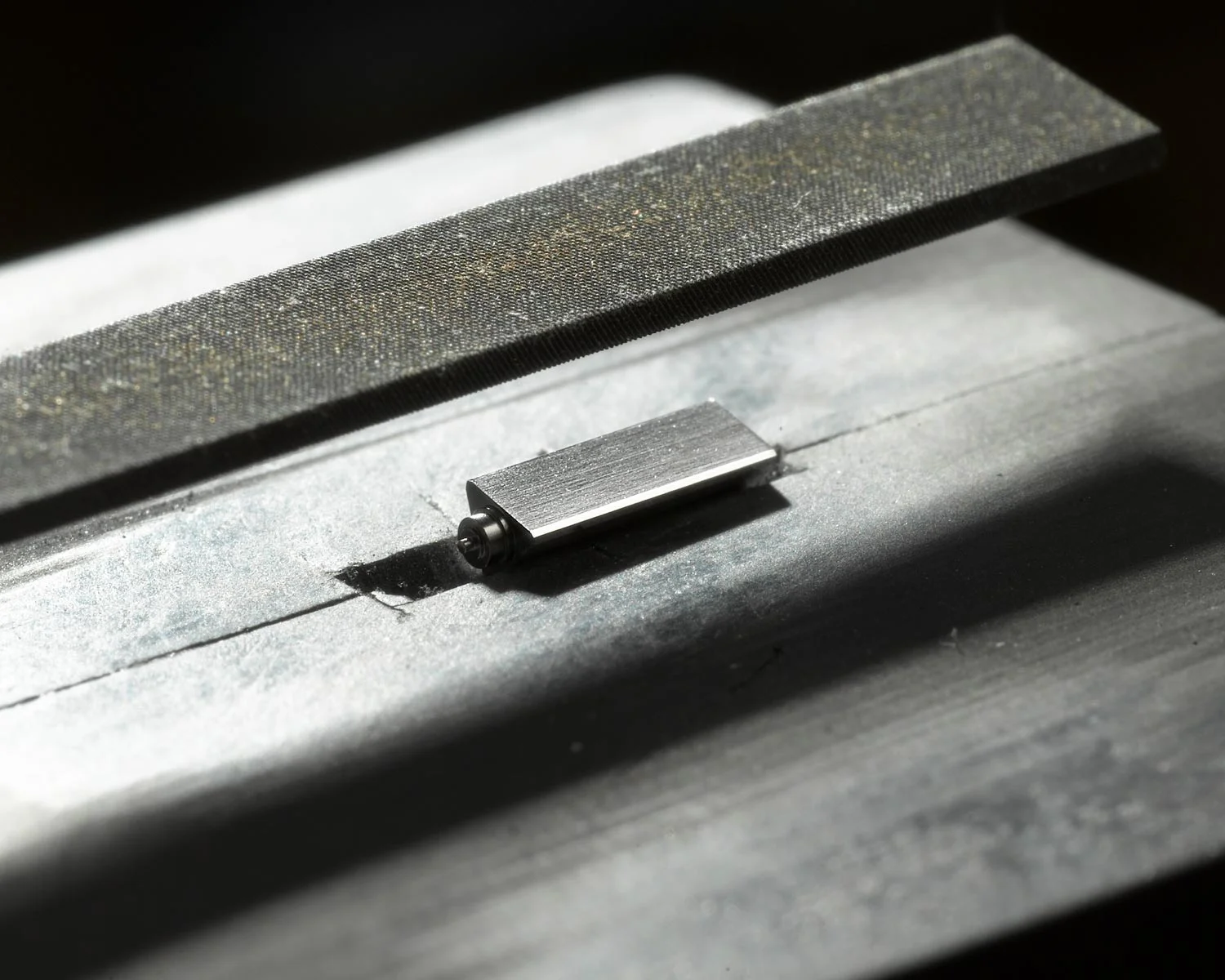 Intricate finishing Beyond this single hour prism lies another 470 components that undergo a intricate precision assembly and hand finishing.