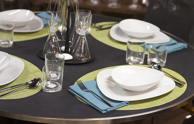 Weekly Table Setting The Arrival Of, Oval Placemats Round Tables