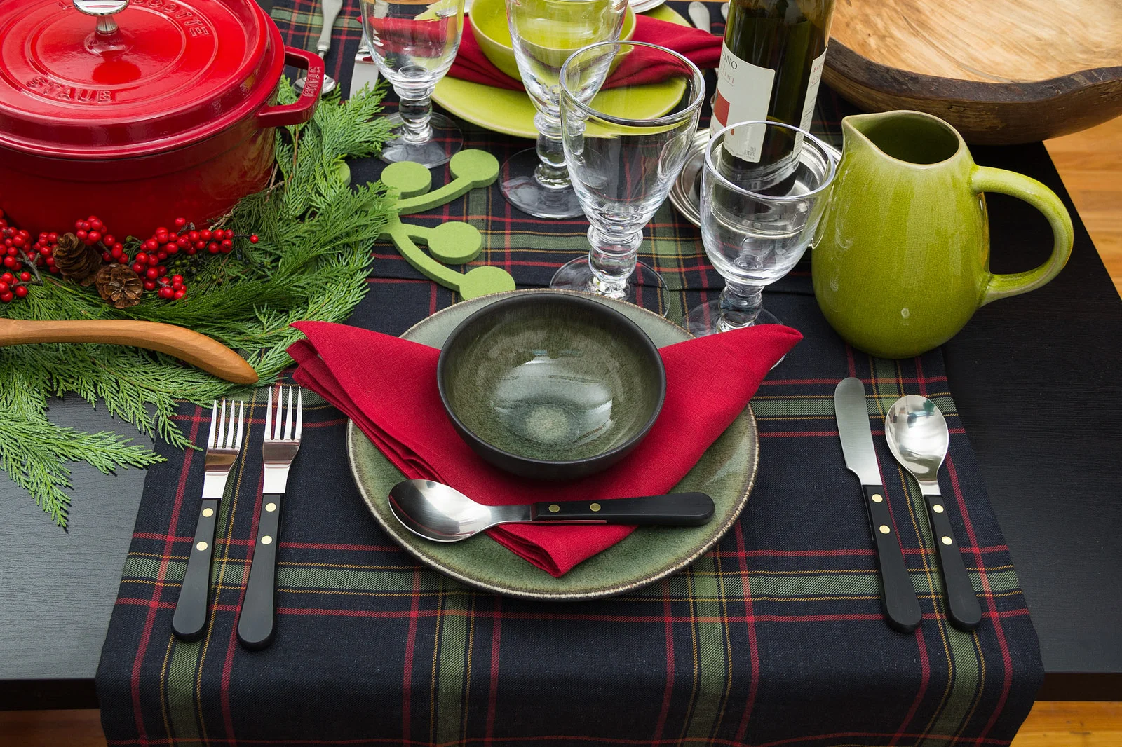 earthy-holiday-table-setting.jpg