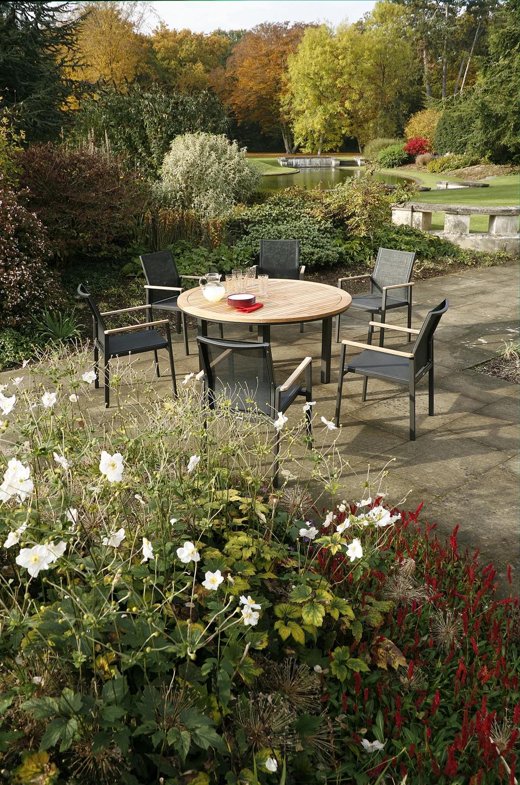 How to Buy Outdoor Furniture Online