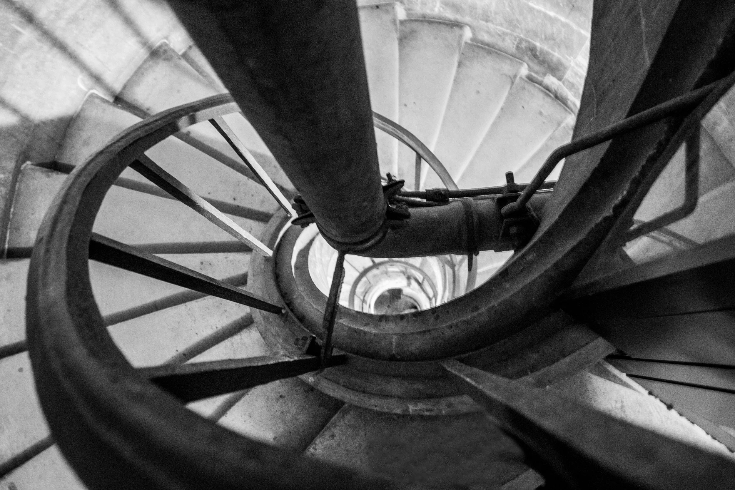 Sterling_Sanders_-_Paris_Stairwell.jpg