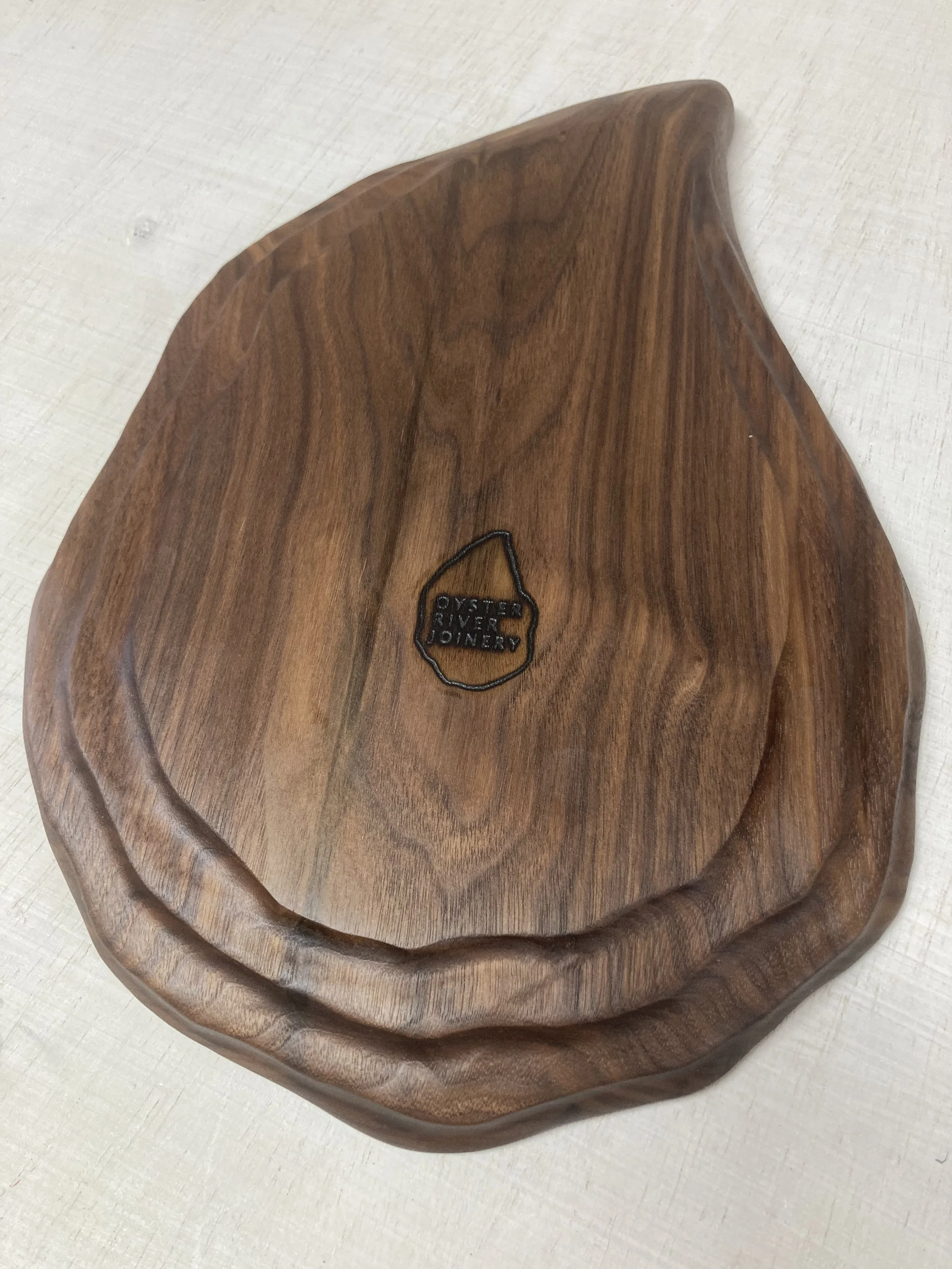 Walnut oysterplatter back.JPG