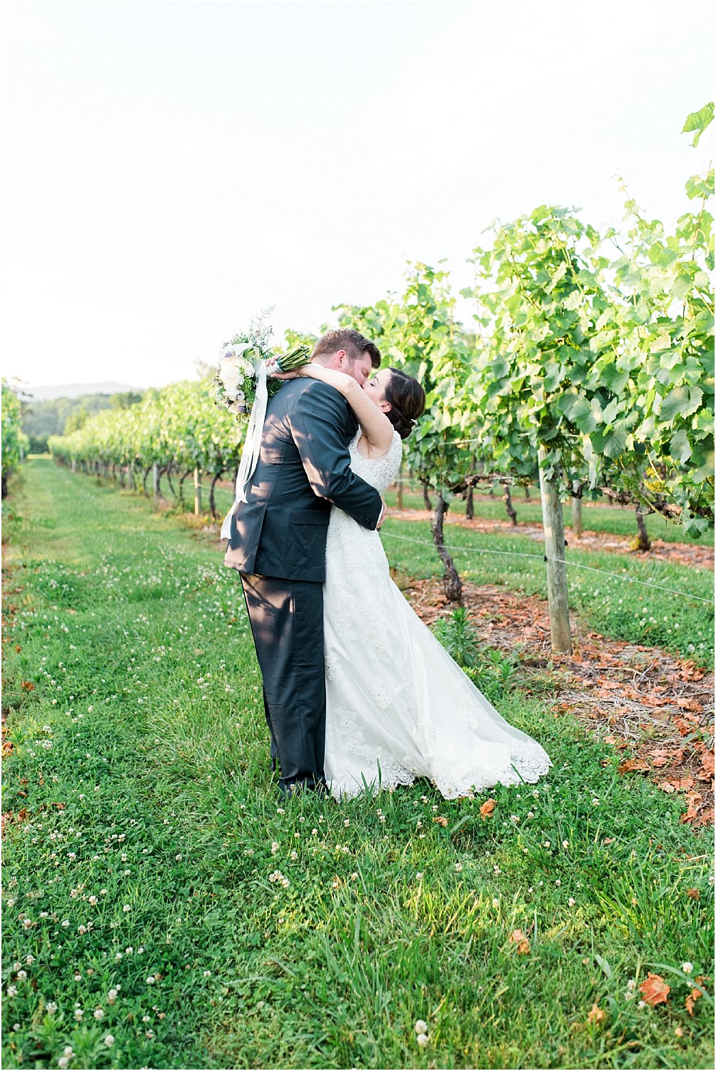 outdoor-vineyard-wedding-tennessee-Spout Spring Estates Vineyard | Tabitha + John
