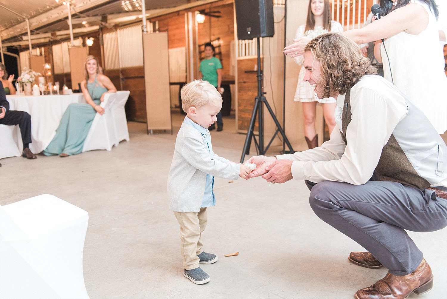 Sun Dance Farm Wedding on the stable side_Kelsie&Daniel