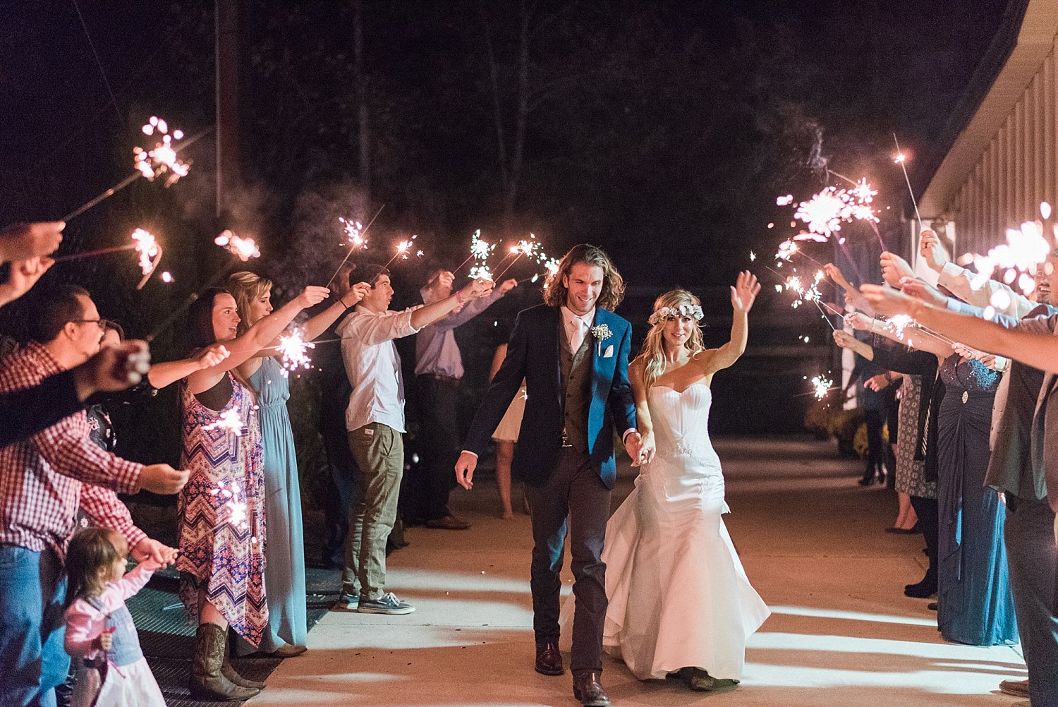 Sun Dance Farm Wedding on the stable side_Kelsie&Daniel