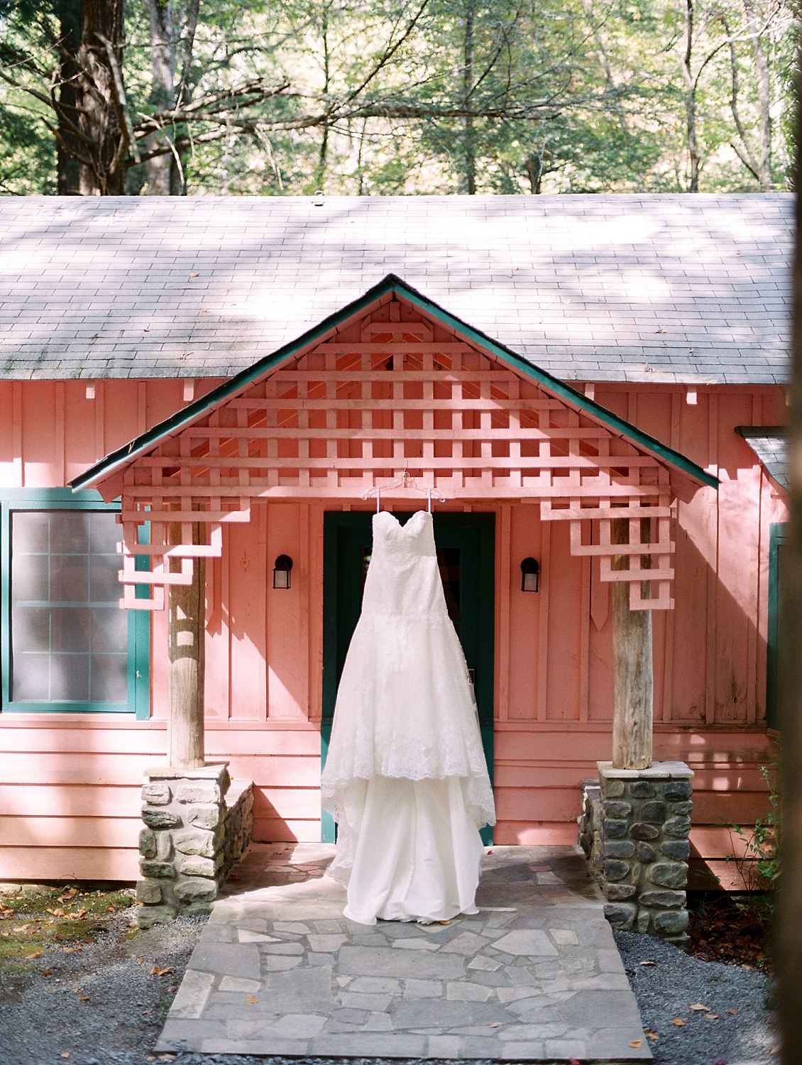 spencecabinweddingvenueinthesmokymountains-sarah&josh