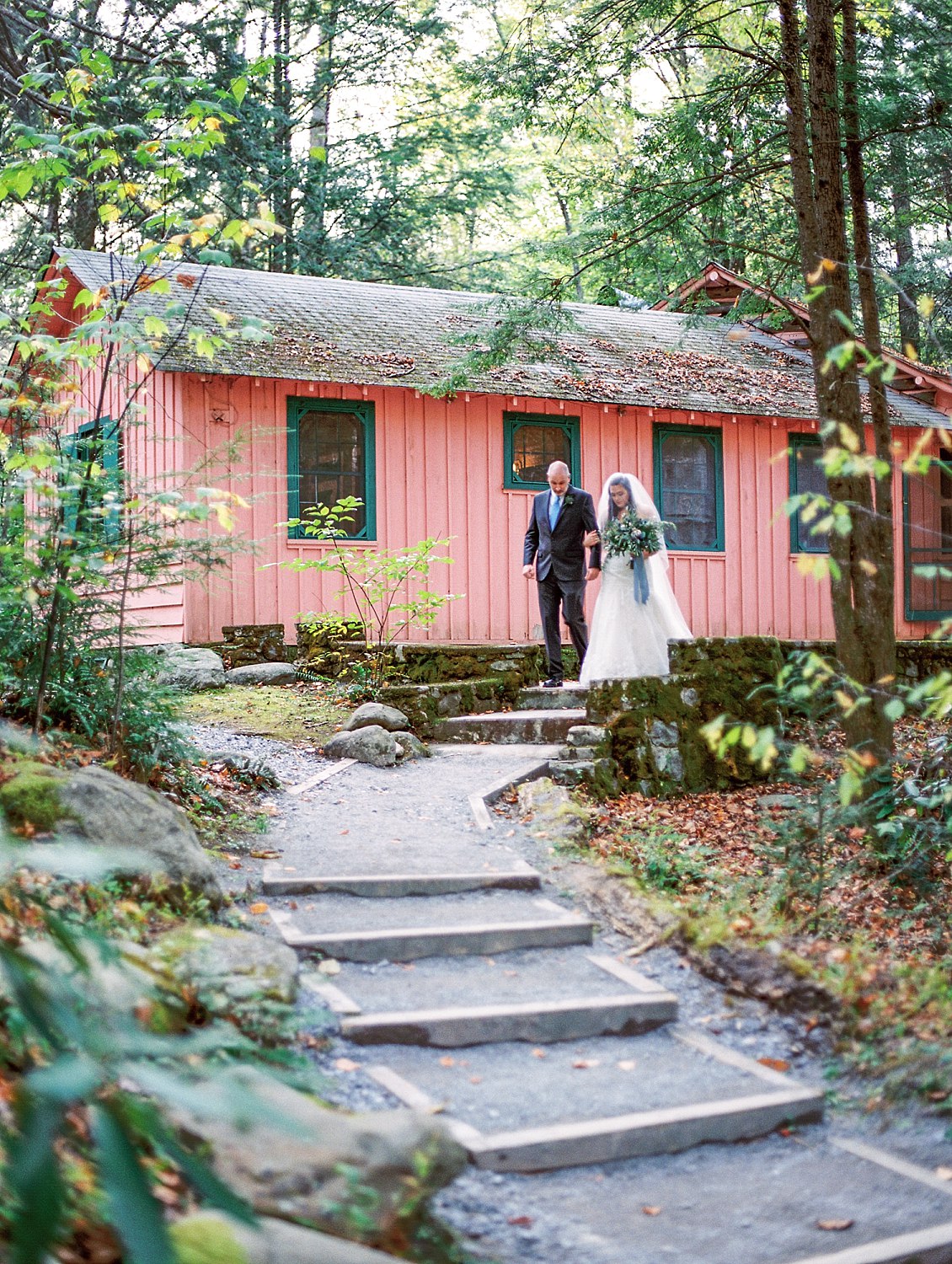 Spence Cabin River Lodge Wedding At Elkmont Sarahbeth Josh