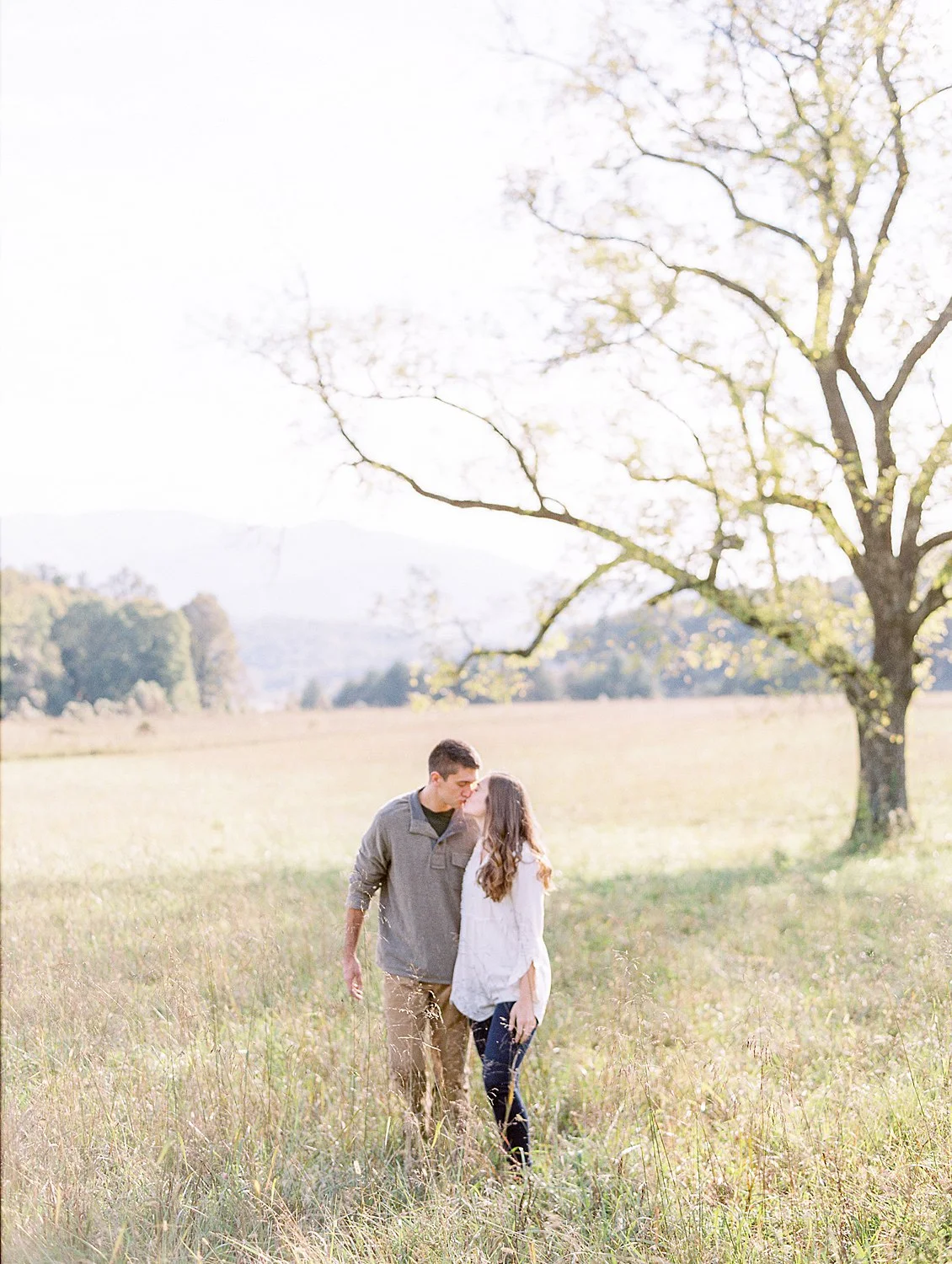 engagement-cades-cove-smoky-mountain-photographer