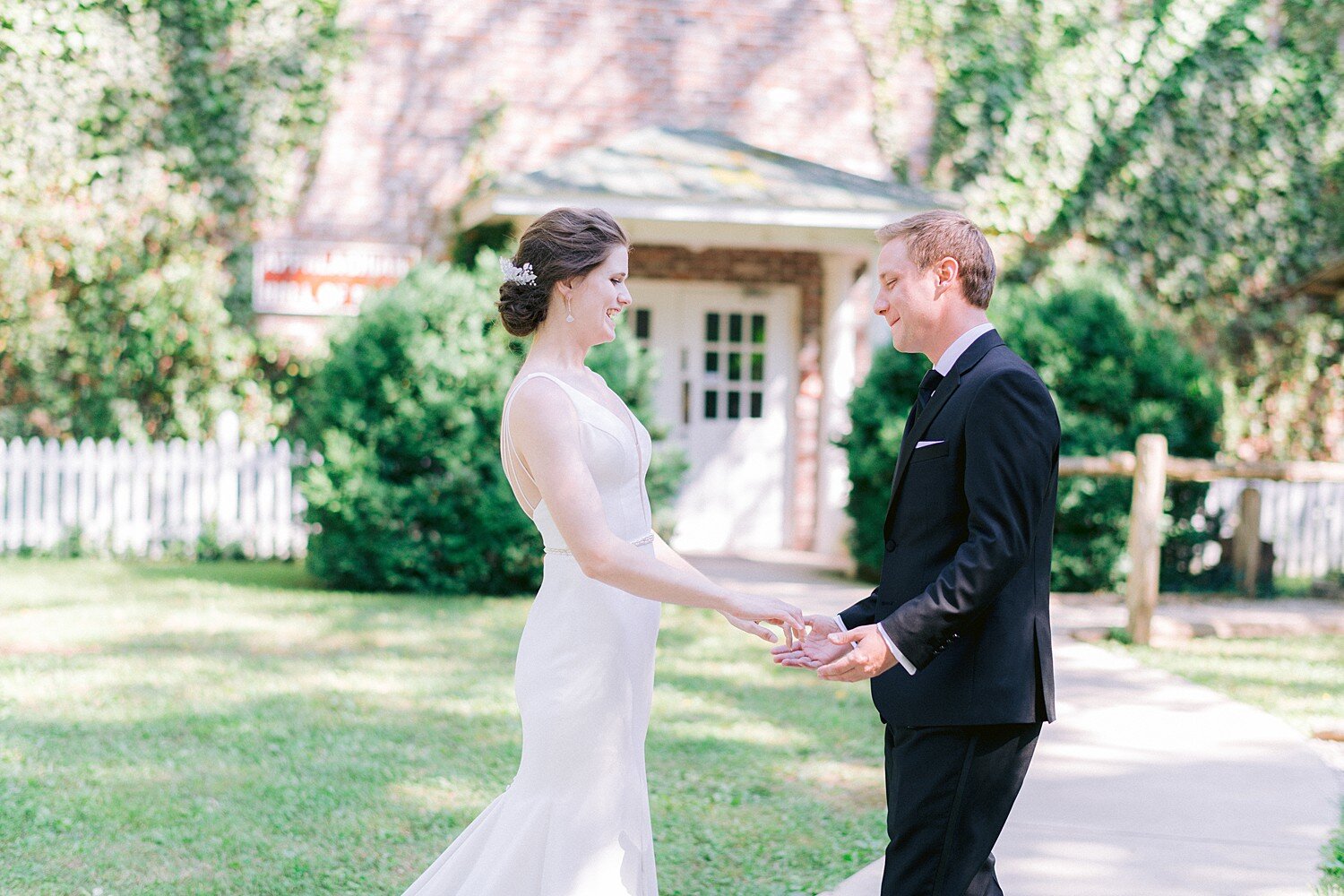 elegant-The-Museum-of-Appalachia-norris-tn-wedding-anne&chris