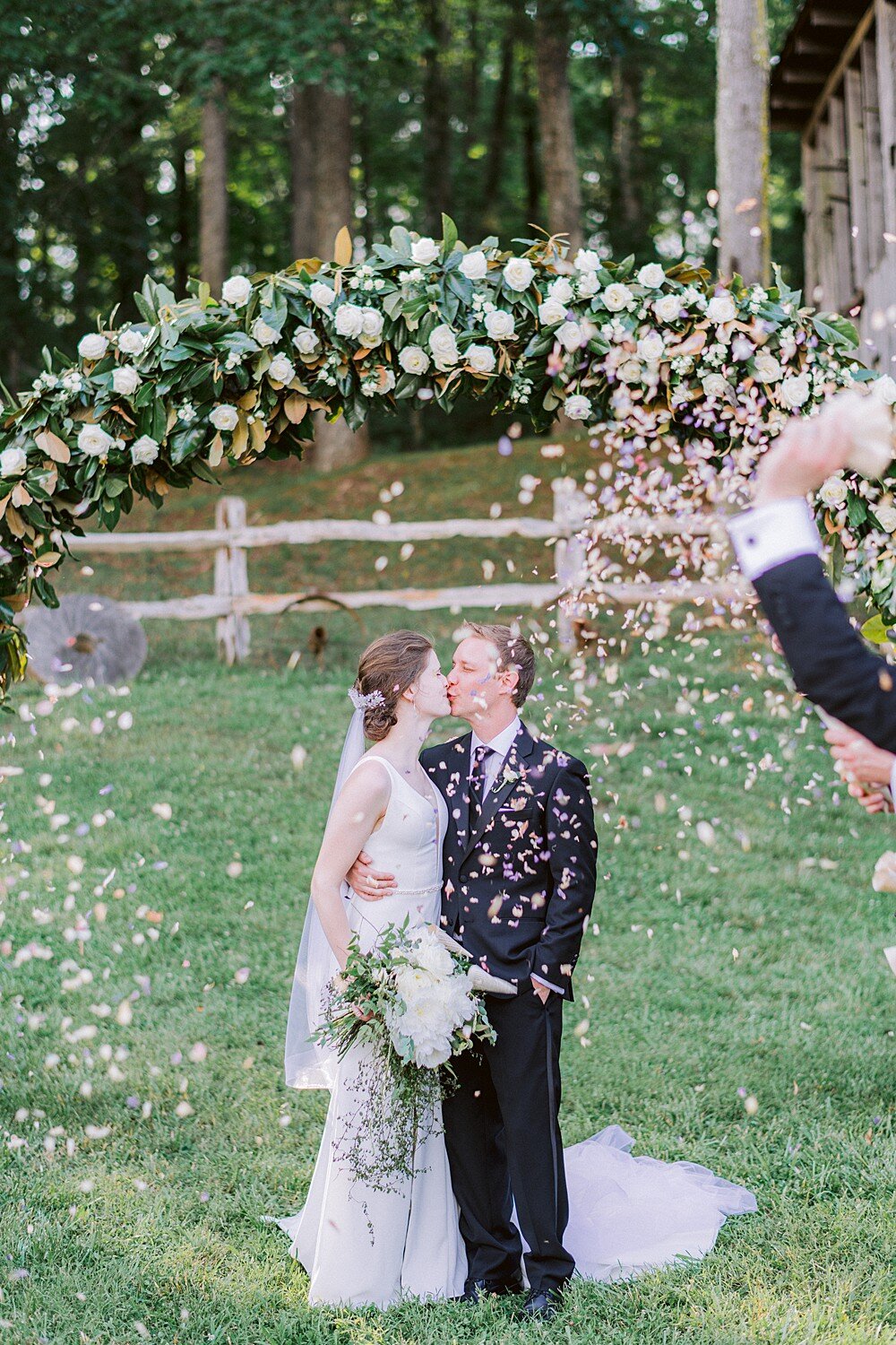 elegant-The-Museum-of-Appalachia-norris-tn-wedding-anne&chris