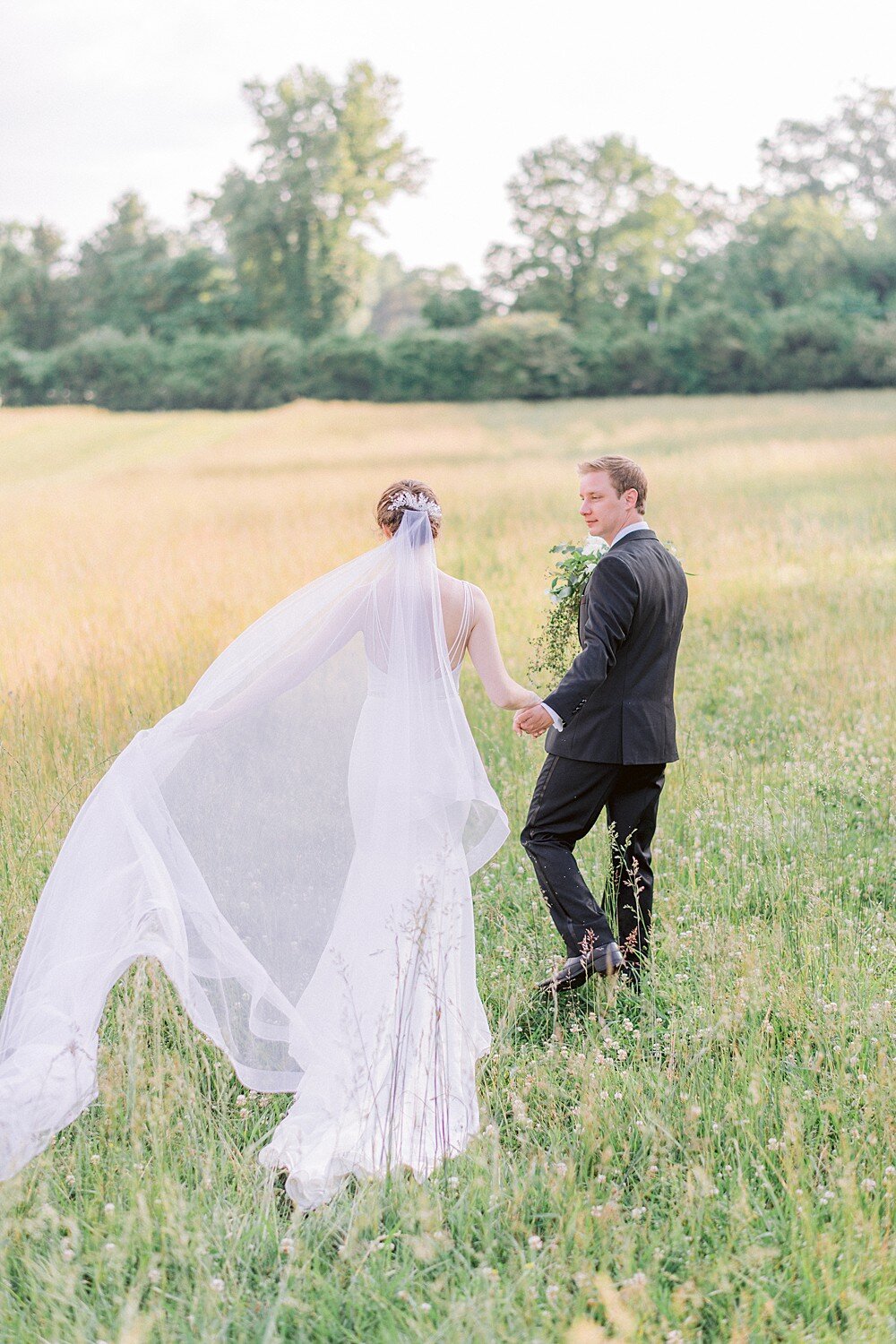 elegant-The-Museum-of-Appalachia-norris-tn-wedding-anne&chris