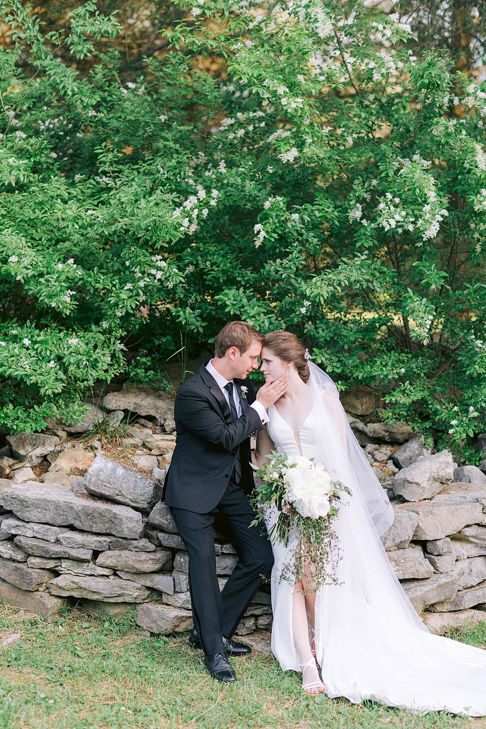 elegant-The-Museum-of-Appalachia-norris-tn-wedding-anne&chris