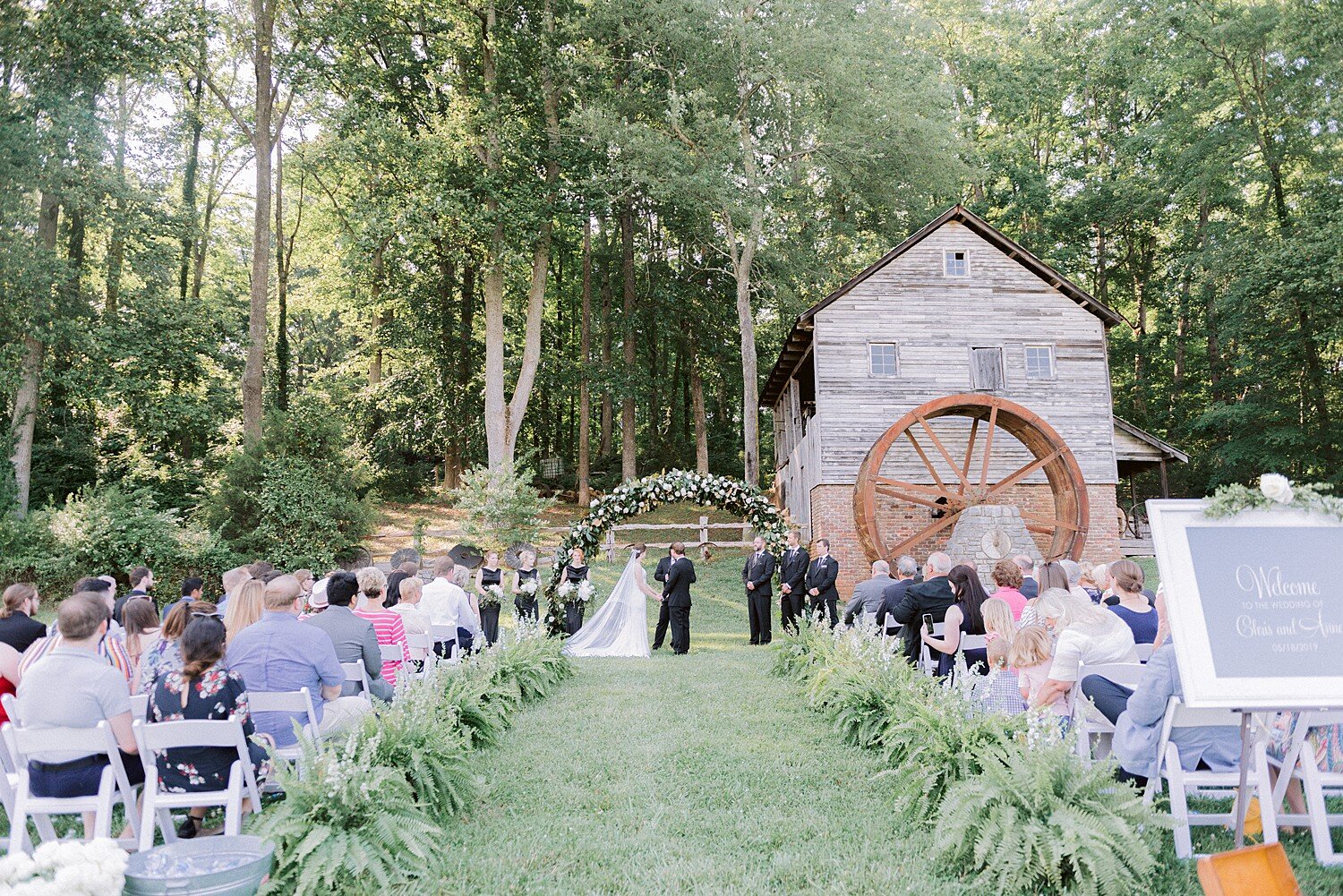 elegant-The-Museum-of-Appalachia-norris-tn-wedding-anne&chris