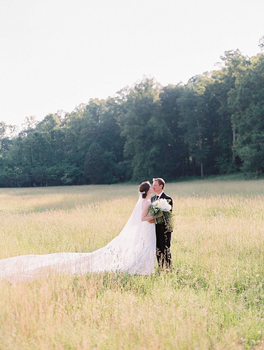 elegant-The-Museum-of-Appalachia-norris-tn-wedding-anne&chris