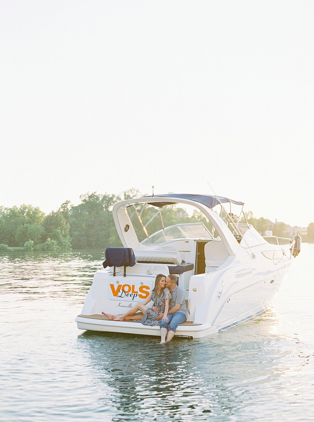 boat-engagement-windriver-tellico-lake-engagement-kristi&amp;jeff