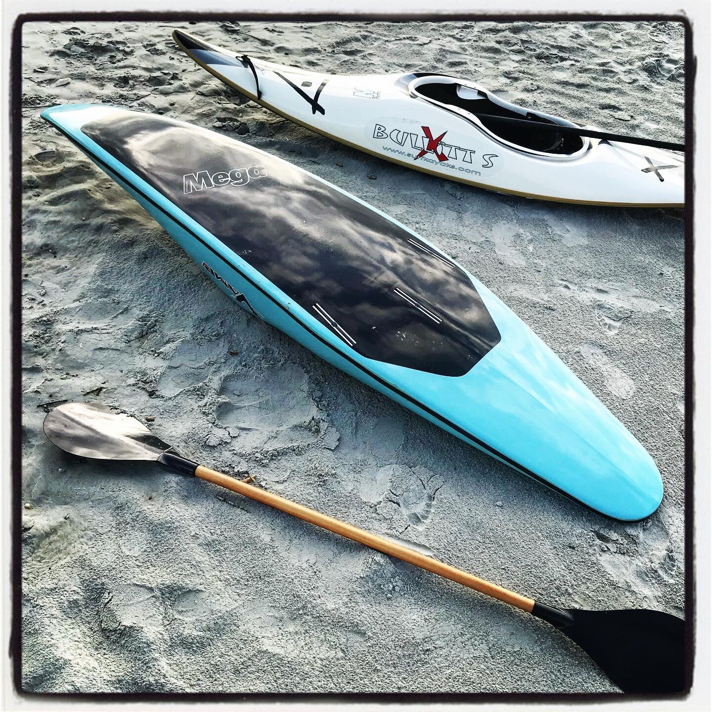 Tom bought a new kayak so we took it for a spin.
#kayak #northbeach 
#tybeeisland #surf #labordayweekend #savannah #georgia #kayaksurf #hobsonkayaks