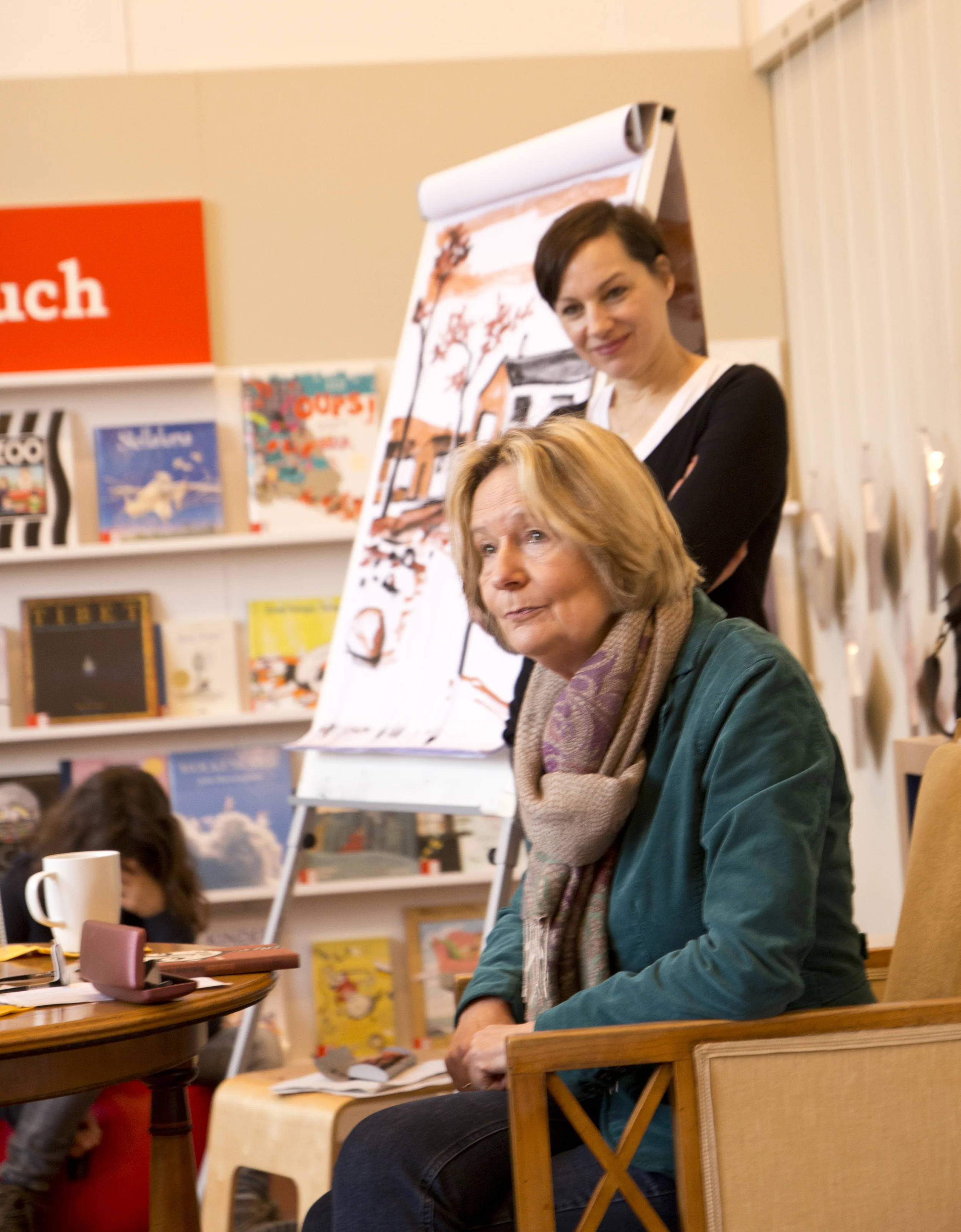 Regina Kehn und Kirsten Boie im Gespräch