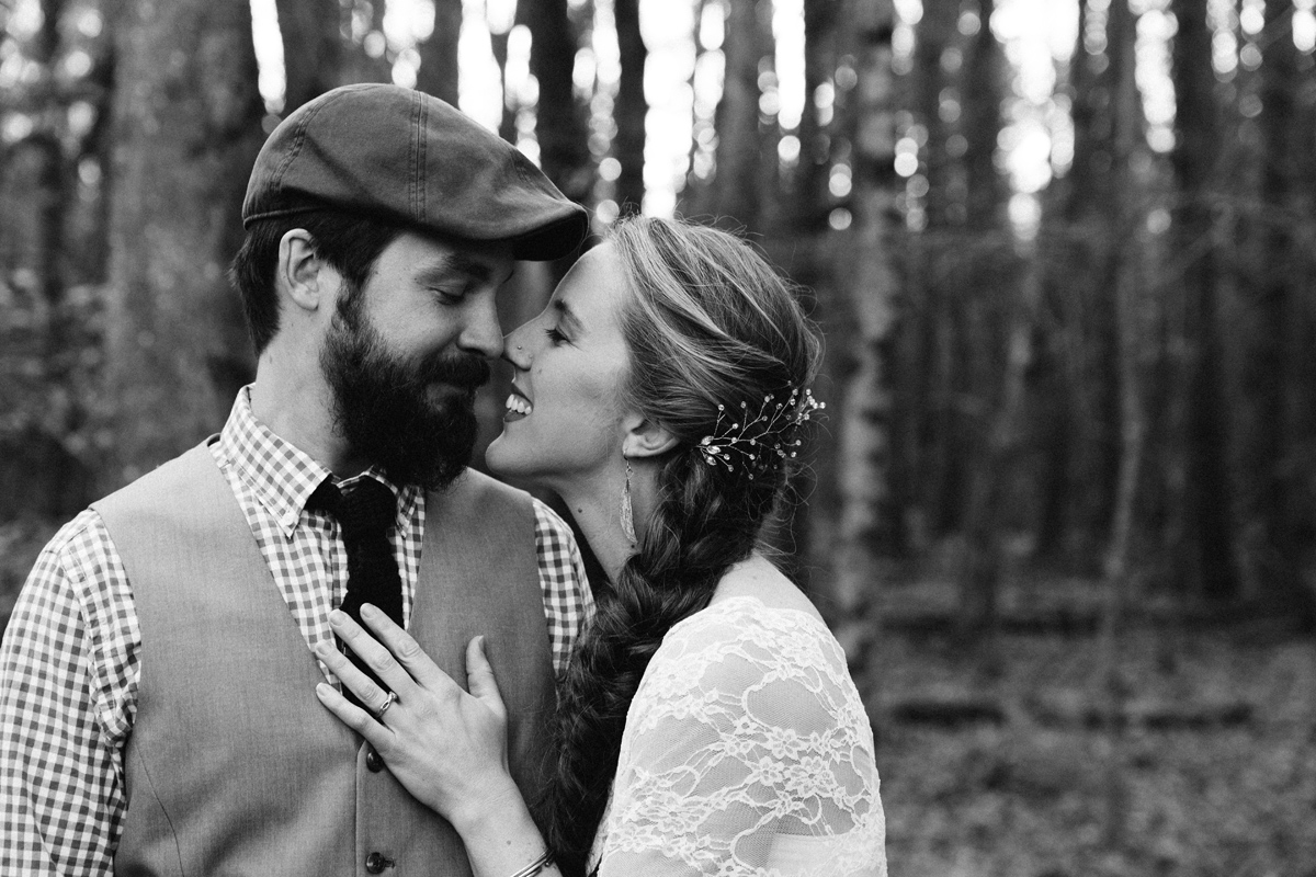 122-wedding-photography--rustic--intimate--farm--portland--maine--flannagan-farm.jpg