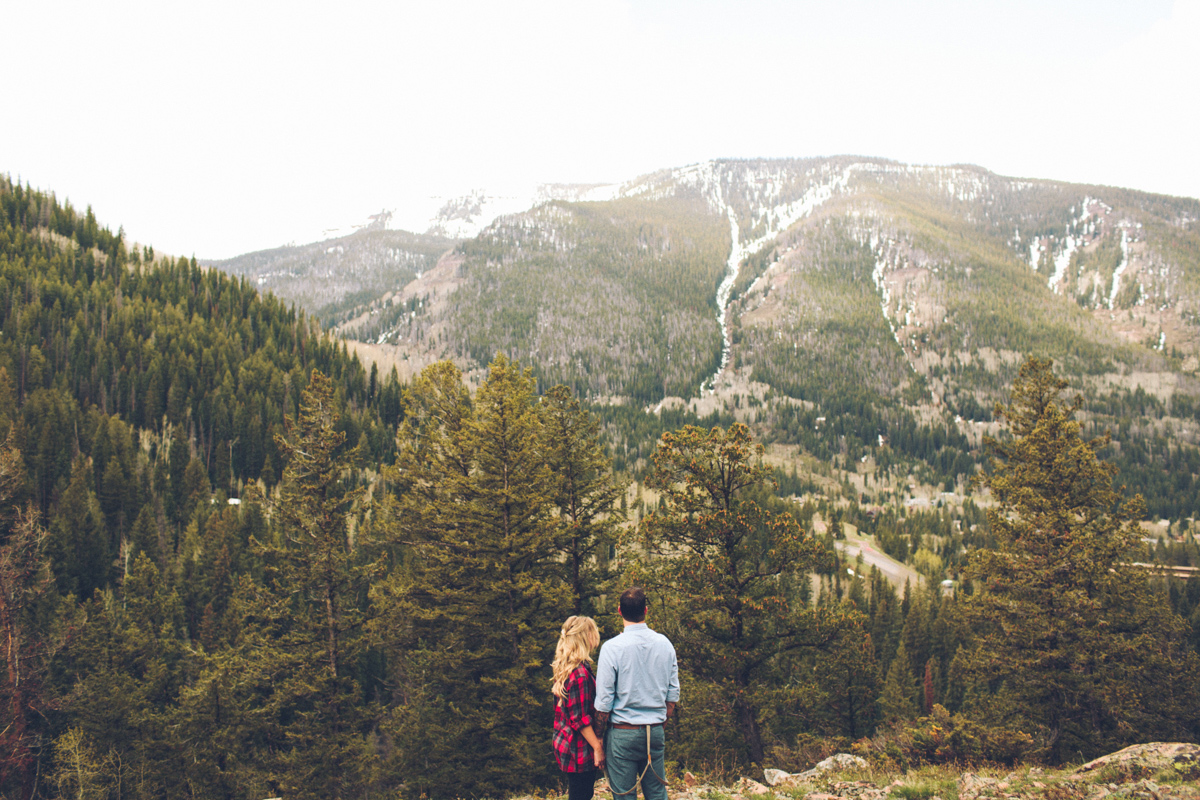 048-elopement--photography--colorado--mountain--vail--snow--intimate--wedding.jpg