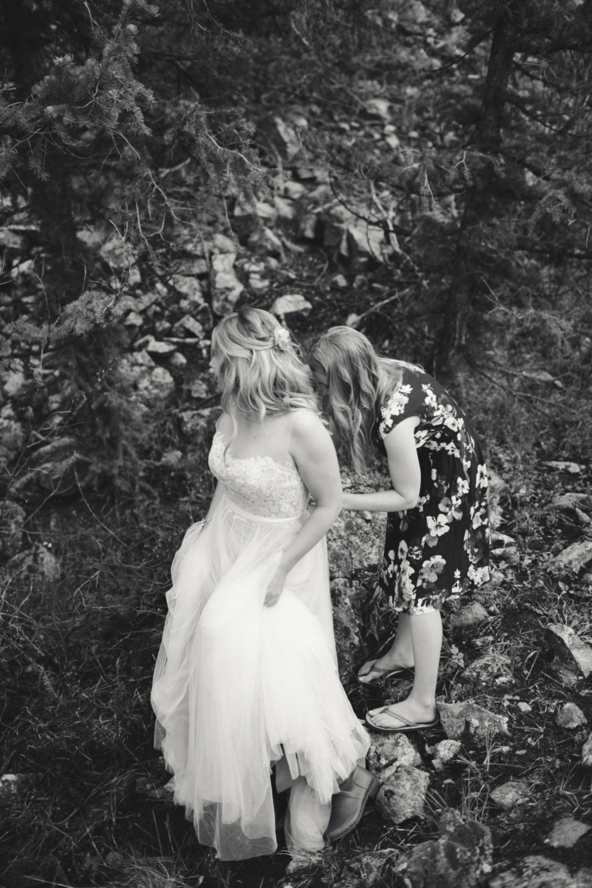 061-elopement--photography--colorado--mountain--vail--snow--intimate--wedding.jpg