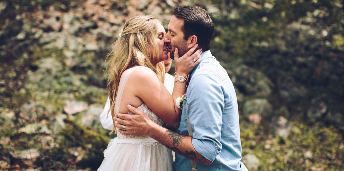 107-elopement--photography--colorado--mountain--vail--snow--intimate--wedding.jpg