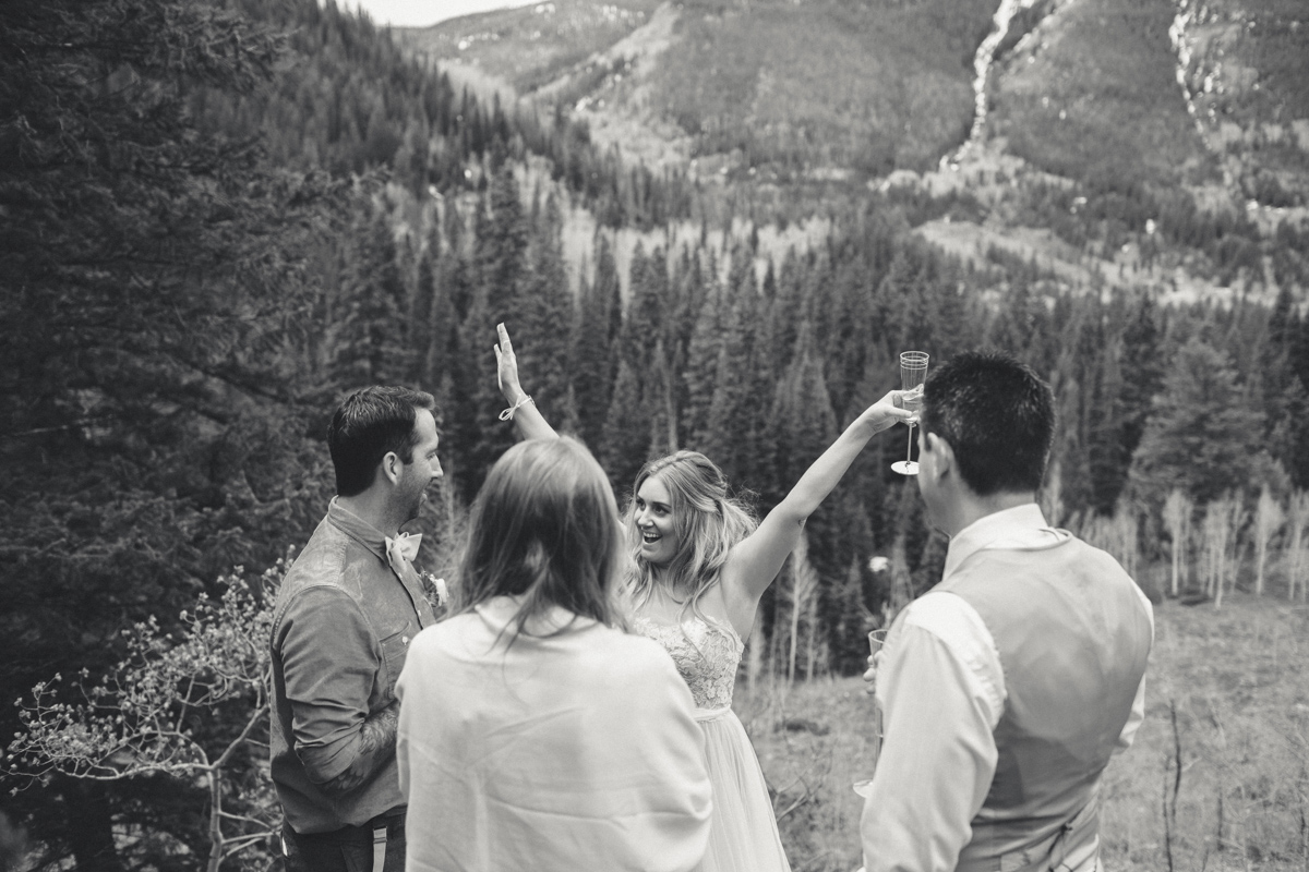 122-elopement--photography--colorado--mountain--vail--snow--intimate--wedding.jpg