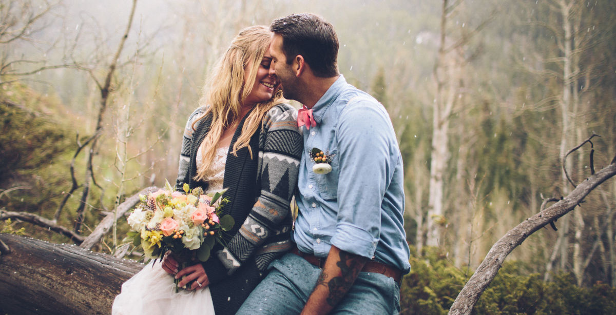 167-elopement--photography--colorado--mountain--vail--snow--intimate--wedding.jpg