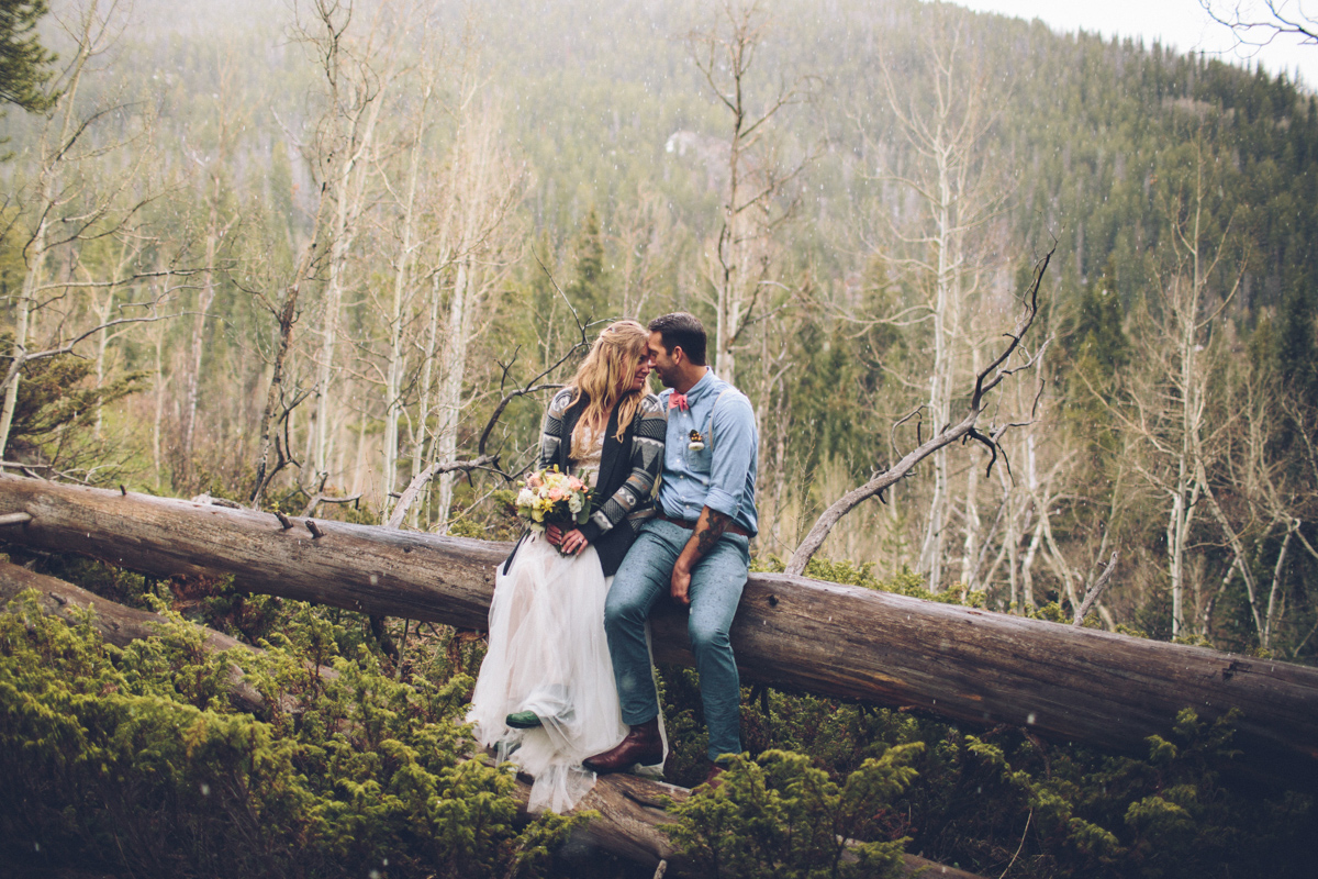 166-elopement--photography--colorado--mountain--vail--snow--intimate--wedding.jpg