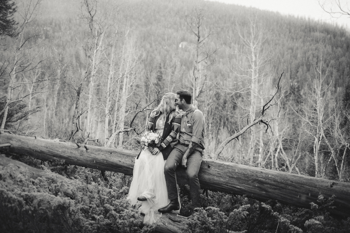 170-elopement--photography--colorado--mountain--vail--snow--intimate--wedding.jpg