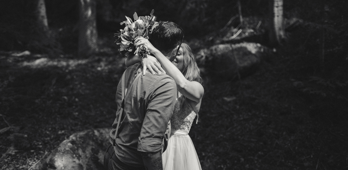 187-elopement--photography--colorado--mountain--vail--snow--intimate--wedding.jpg