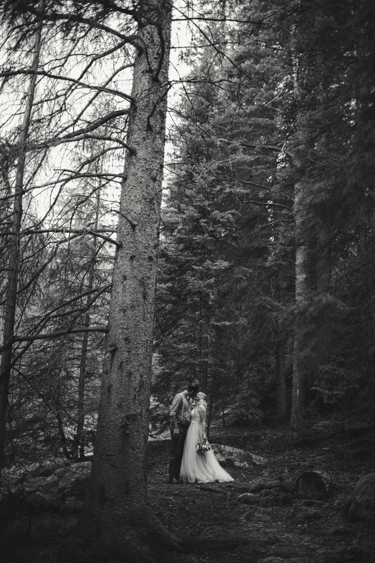 188-elopement--photography--colorado--mountain--vail--snow--intimate--wedding.jpg