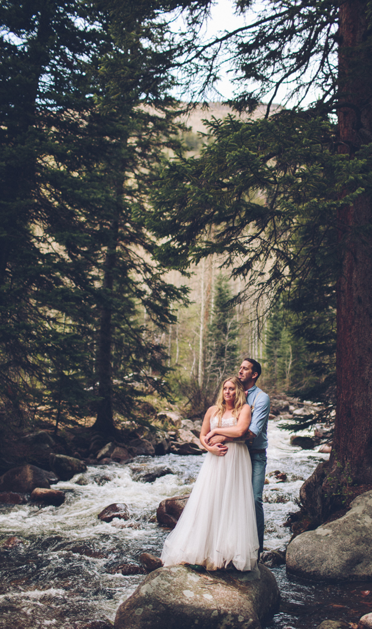 192-elopement--photography--colorado--mountain--vail--snow--intimate--wedding.jpg