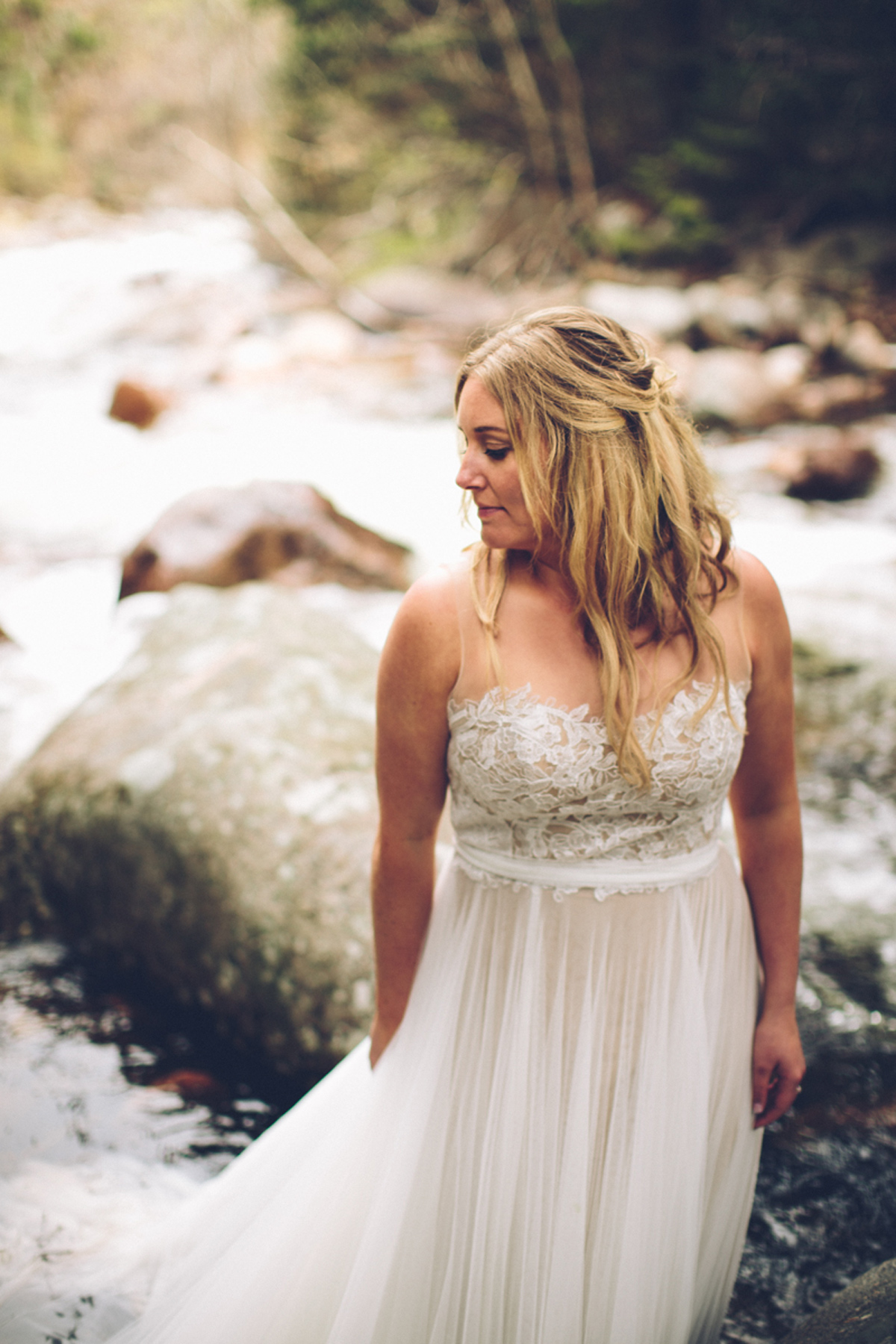 197-elopement--photography--colorado--mountain--vail--snow--intimate--wedding.jpg