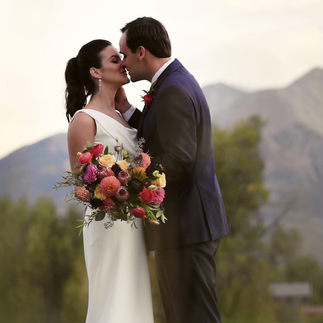 Check out our latest blog highlighting the film of Cameron and Luke at River Valley Ranch in Carbondale, Colorado! (https://www.fmnmedia.com/wedding-film-photography-blog/2021/3/17/cameron-amp-luke-wedding-film-from-river-valley-ranch-carbondale-co)T