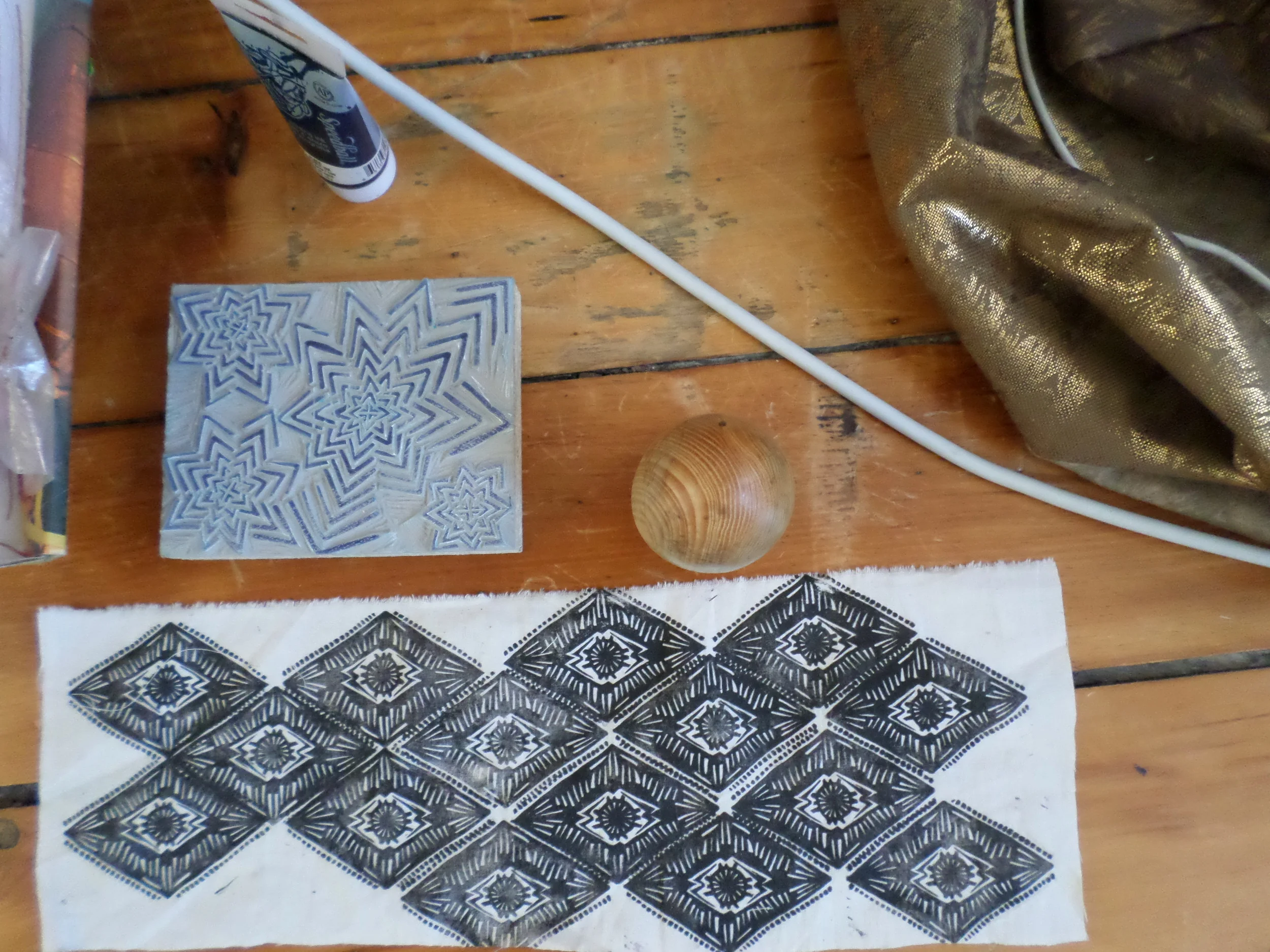 I can still do printmaking without a studio! Good thing relief is my favorite :)