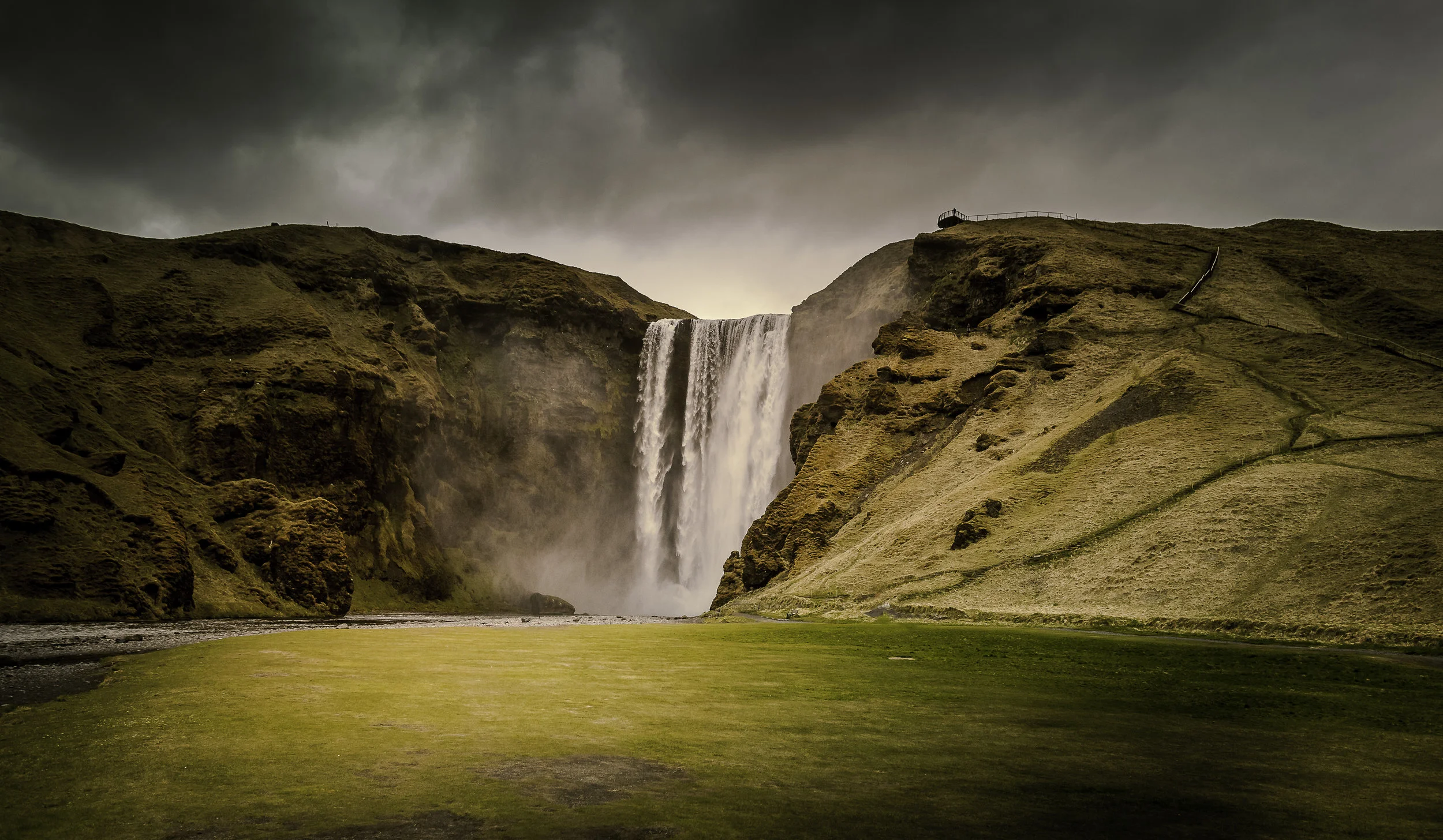 ijsland_waterval.jpg