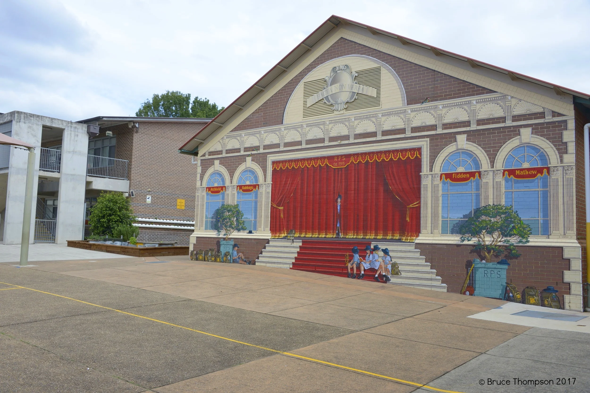 Roseville PS Mural finished side view.JPG