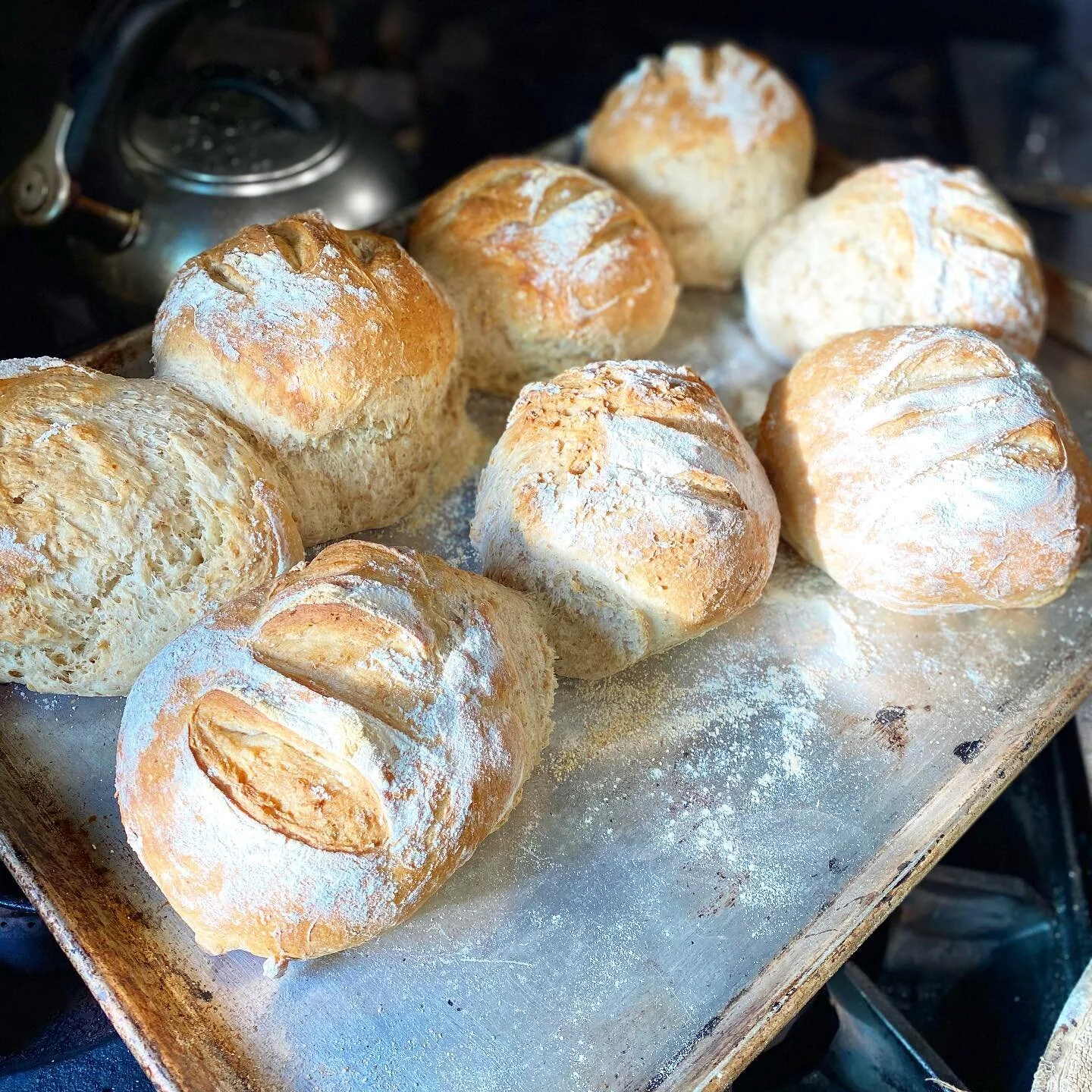 Fresh bread every morning you wake up at the farm. 💫💫✨. We are on the lookout for the next Stony Creek Farm Cook/kitchen manager. DM me or click link in bio for more info.