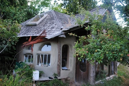 The cob house