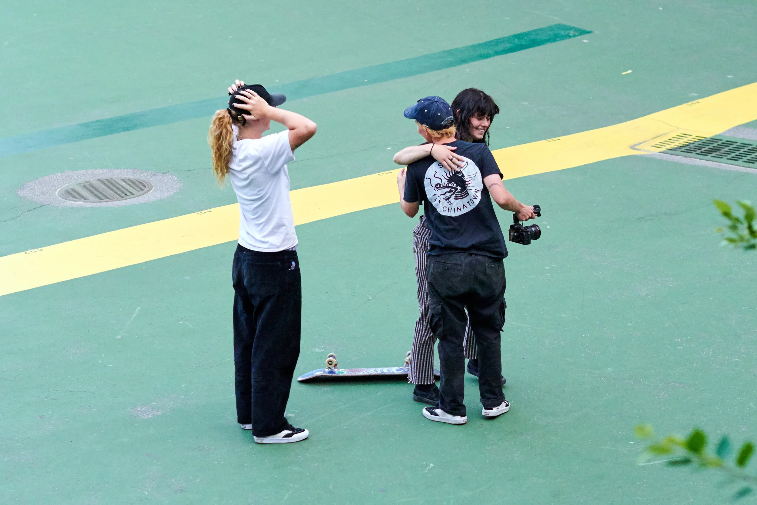 BreannaGeering+UnaFarrar+ShariWhite_FrontsideNoseslide_VansGirlsNYC_MehringDSC_2225.jpg