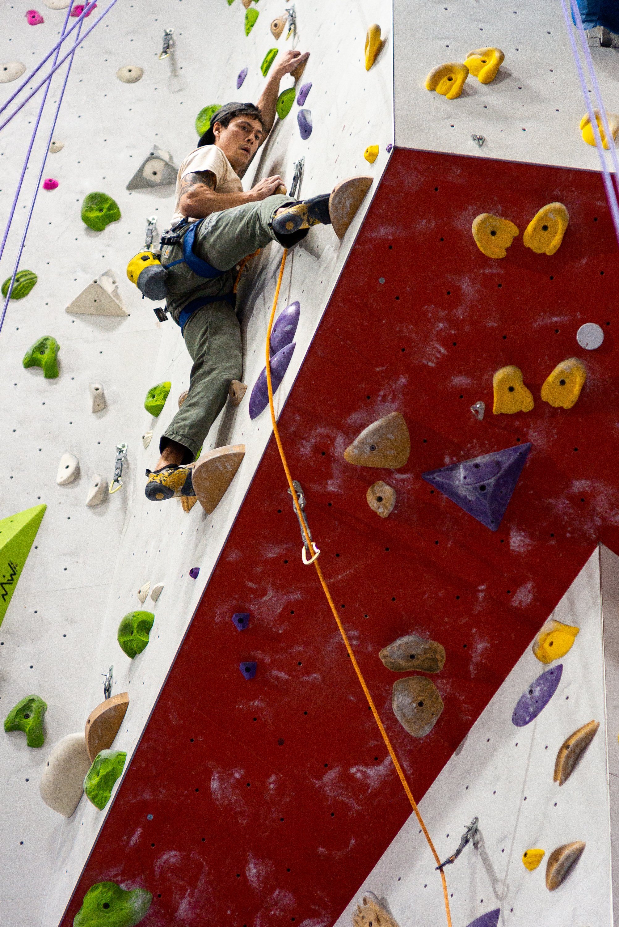 Cliffs_climbing_gym-L1004781.jpg
