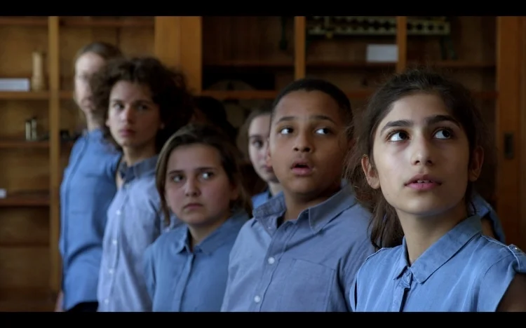 Making of Dance Film, Klasse in historical classroom at the Israelitische Tochterschule with students from the Ida Ehre Schule, May 2015.