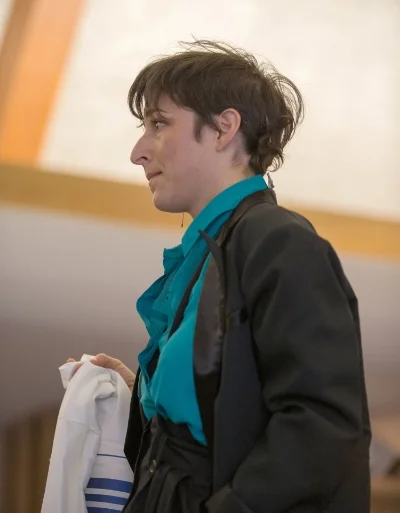 Excerpts of Meine Liebe Ursel performed at Temple Beth El, Holocaust Remembrance Day, Riverside, CA, 2013. 