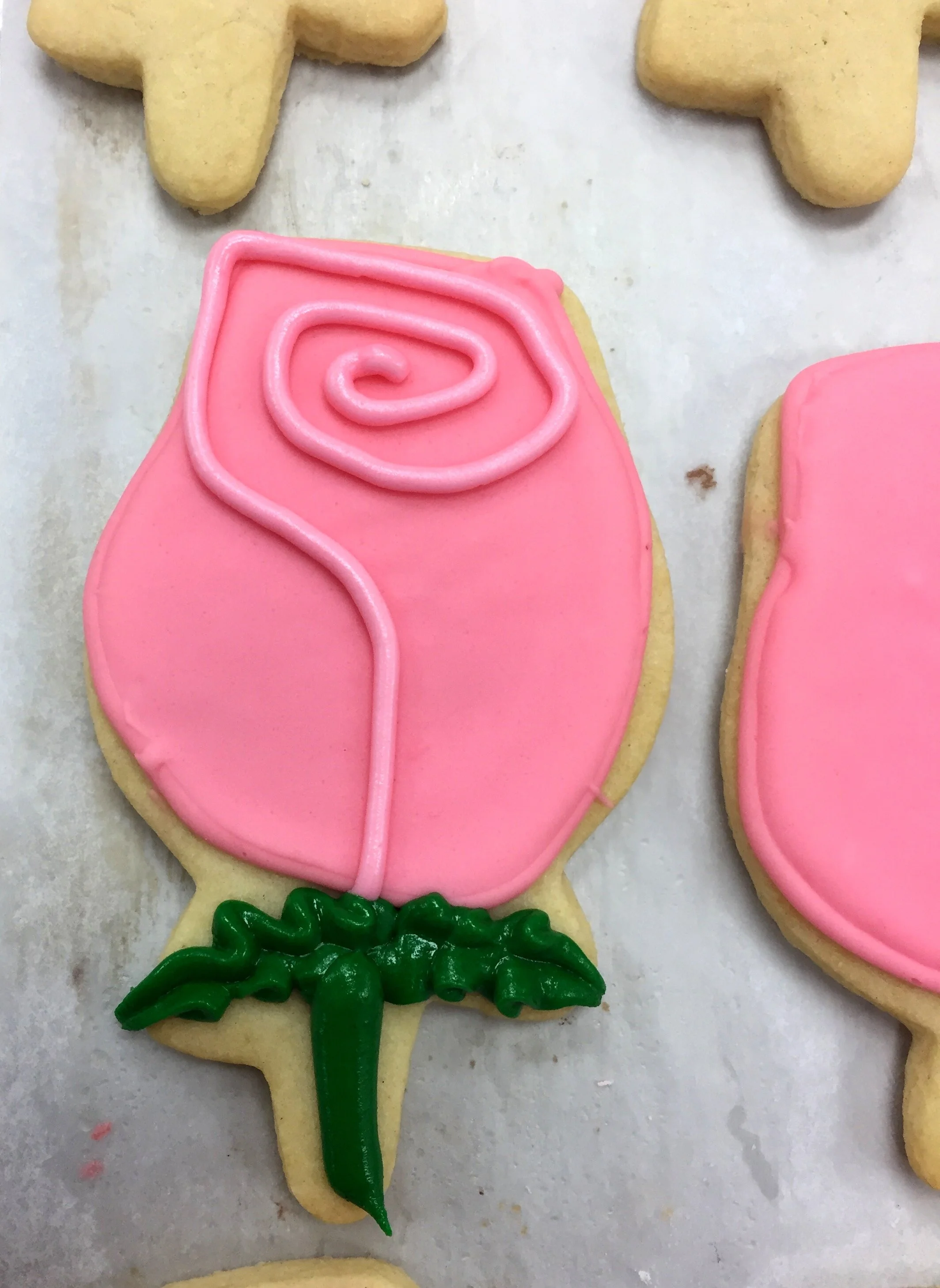 Frosted Sugar Rose Cookies (Pipped)