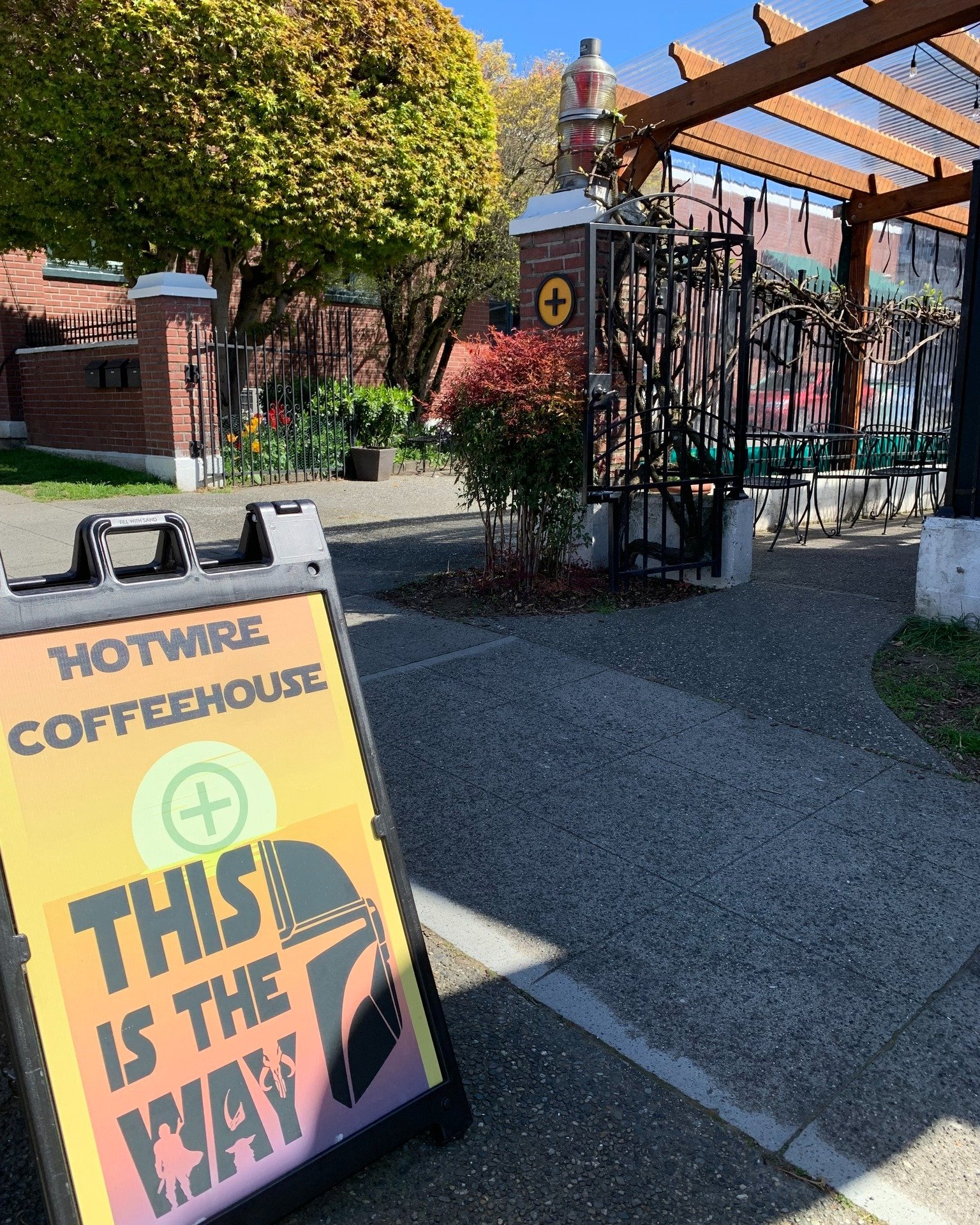 Every great week starts with caffeine and Hotwire is here to keep you caffeinated! ➕☕

#hotwire #seattlecoffee #specialsofthemonth #hotwirecoffee #westseattle #coffeeholic #caffeine #igcoffee #icedcoffee #coffeedaily #coffee #coffeetime #coffeelover 