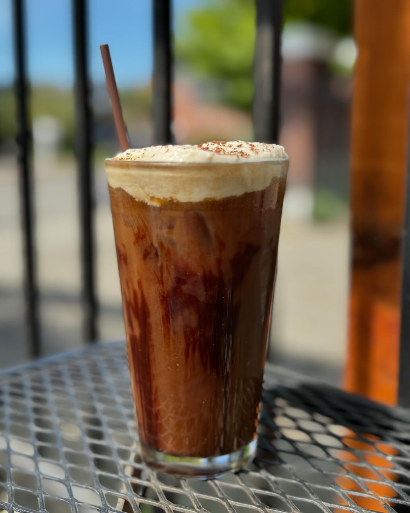 Summer Sun Special Spotlight: S&rsquo;mores Cold Brew&mdash;campfire cold brew topped with marshmallow cold foam 🔥 campfire not included. ➕☕️

#hotwire #seattlecoffee #specialsofthemonth #hotwirecoffee #westseattle #coffeeholic #caffeine #igcoffee #