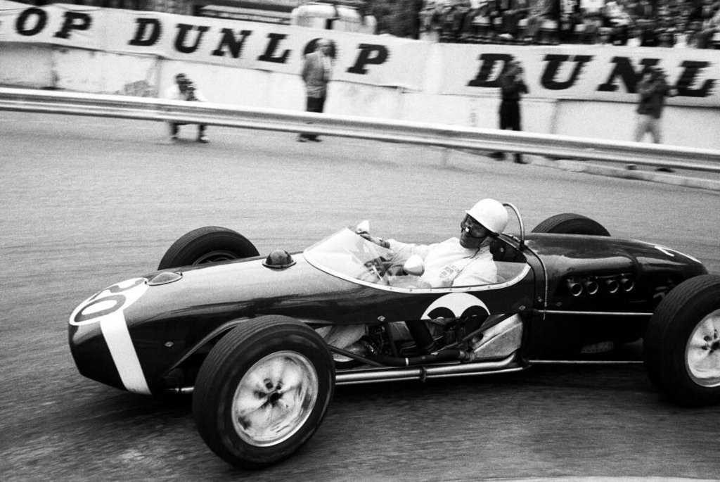 stirling_moss__monaco_1961.jpg