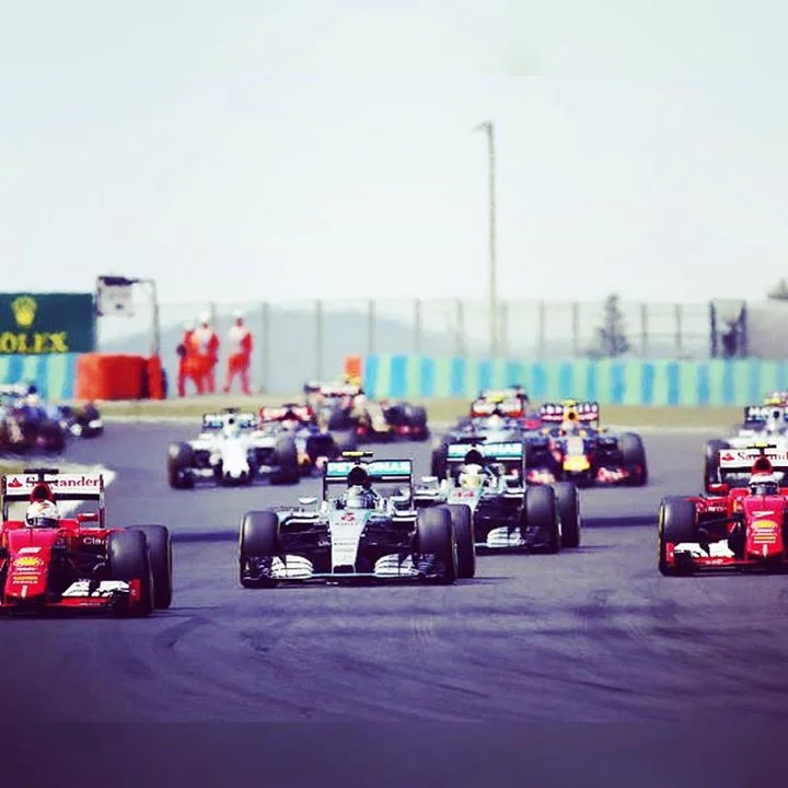 Crazy Hungarian Grand Prix. Track action at the start.